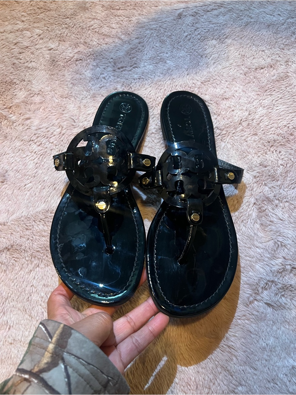 Tory Burch Black Patent Miller Thong Sandals - Picture 11 of 12